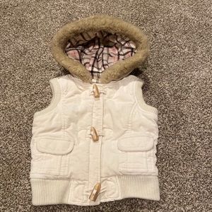 Girl’s Old Navy vest size XS (4-5)